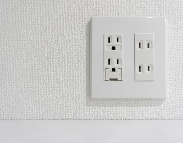 What to Do if an Electrical Outlet Stopped Working But the Breaker's Not Tripped